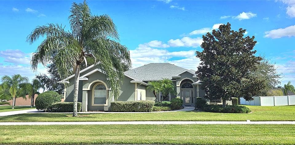 1st image of 13023 Colonnade Cir