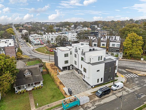 3rd image of 406 Douglas Ave Unit B