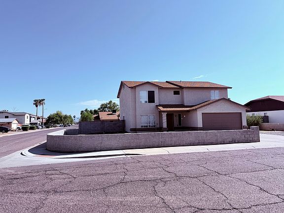 3rd image of 8515 W Sells Dr