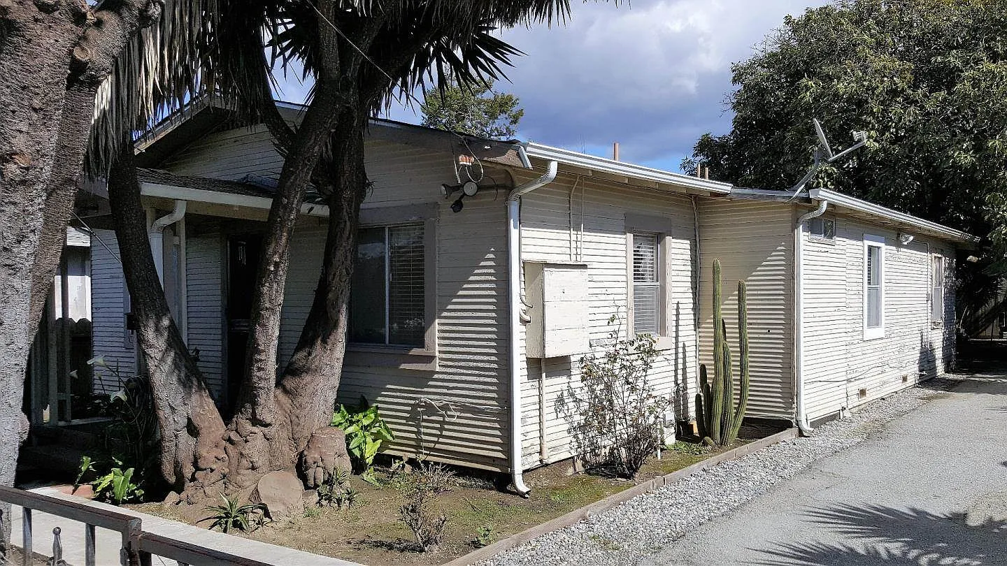 24 Gonda St photo 1