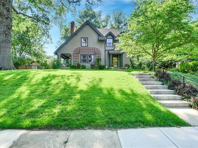 5516 Wyandotte St, Kansas City, MO, 64113