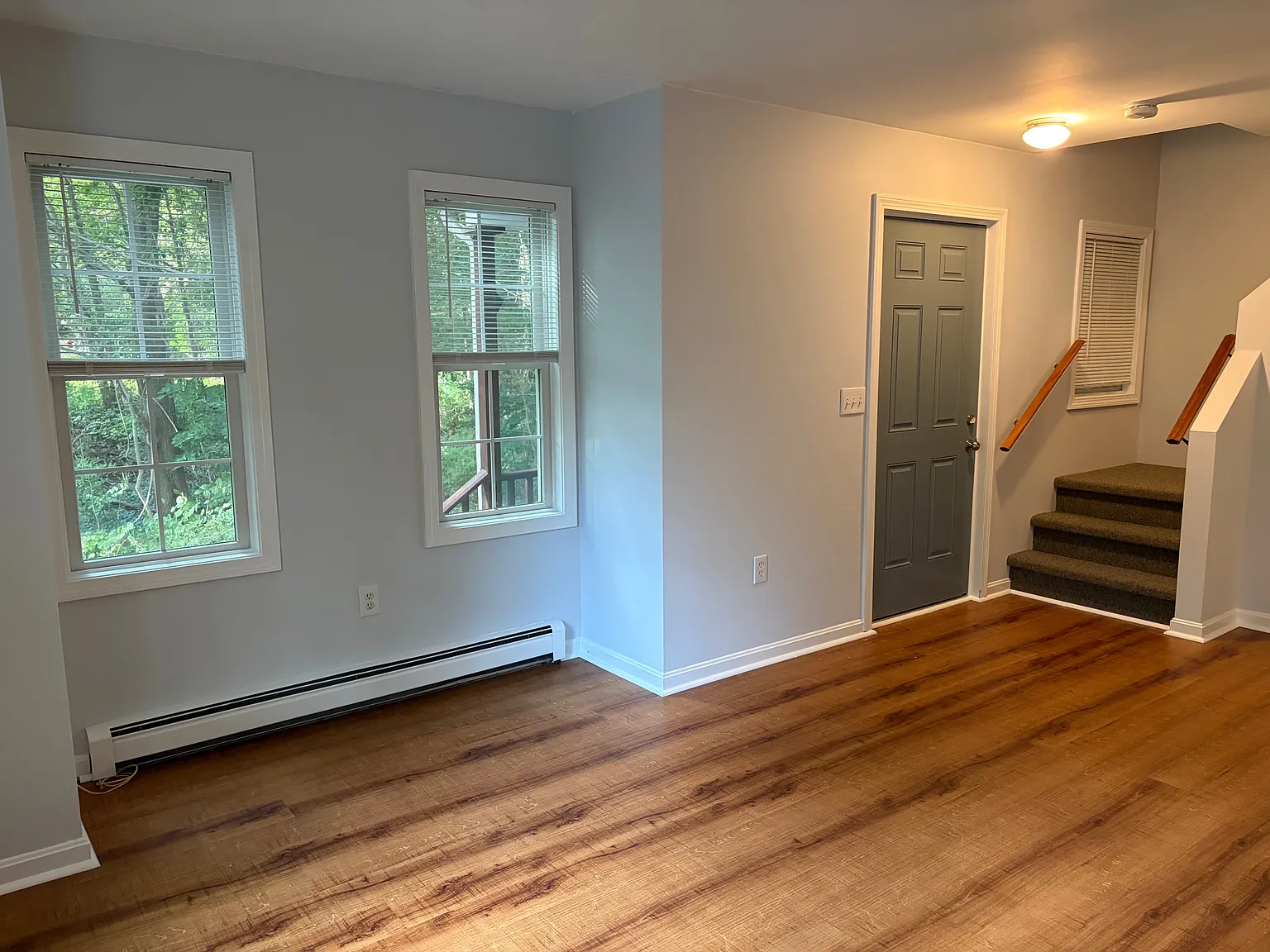 3 bed, 1.5 bath, 1228 sqft, $2,600 — Photo 2