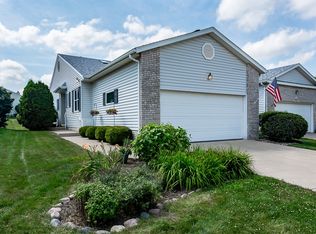 4166 Mallard Ct, Bettendorf, IA 52722