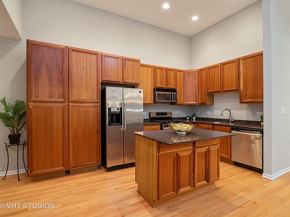 5th image of 917 W Lakeside Ave #3E