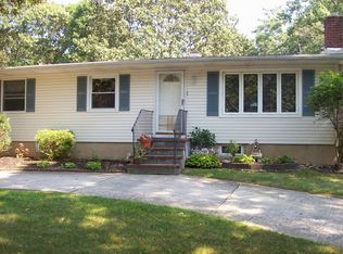 41 Wading River Rd, Center Moriches, NY 11934