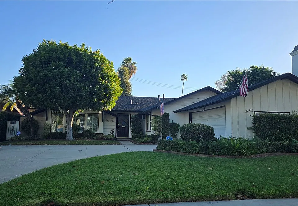 12742 Christy Ln