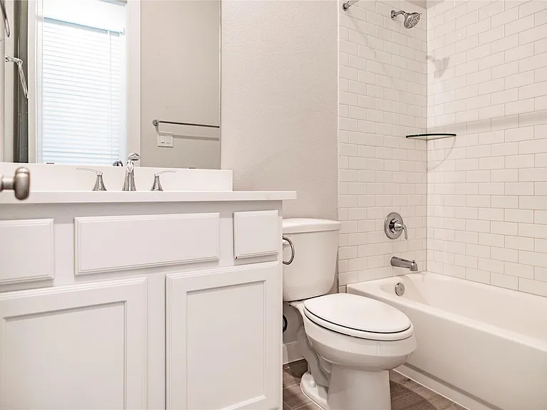6526 Bramble Cove Ln — Photo 31