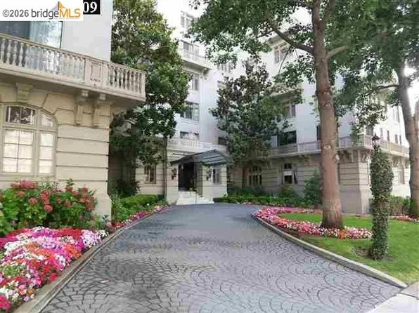 200 Lakeside Dr APT 801, Oakland, CA 94612