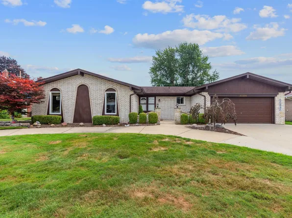 37364 Pocahontas Dr, Clinton Township, MI 48036