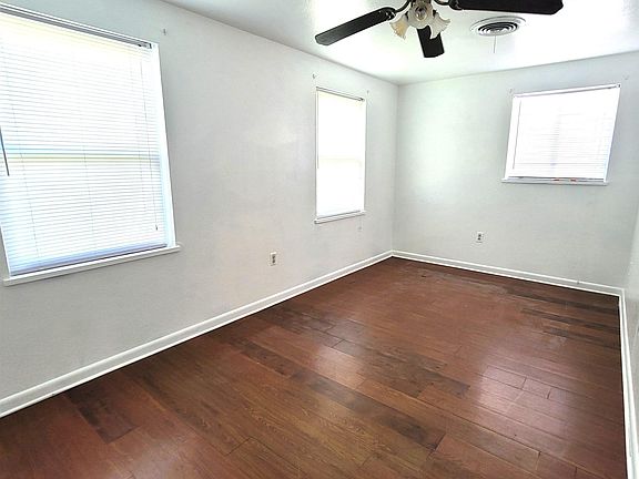 3rd image of 11570 Baylor Dr