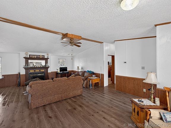 5th image of 1000 S Maple St