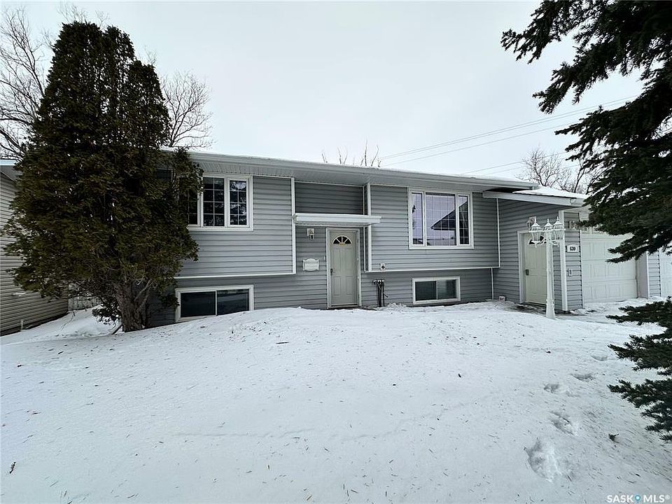 1st image of 630 6th Ave NW