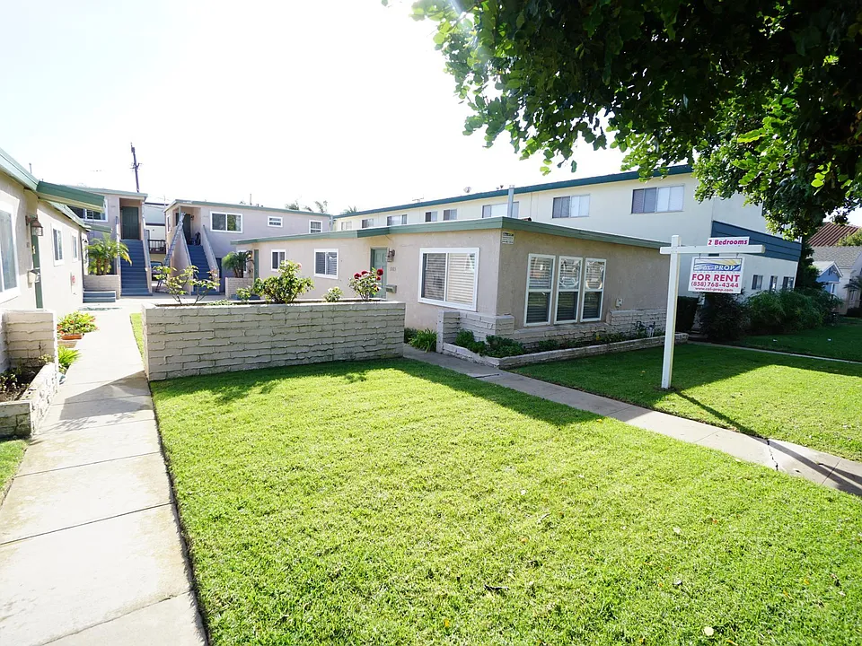 1069 Missouri St