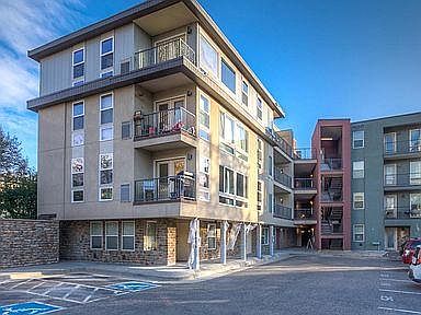 3rd image of 5201 S Fox St Unit 307
