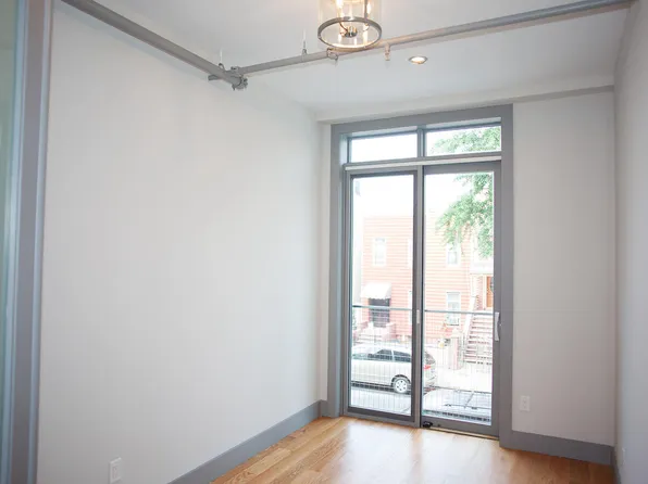 18 Stanhope Street image 10 of 12