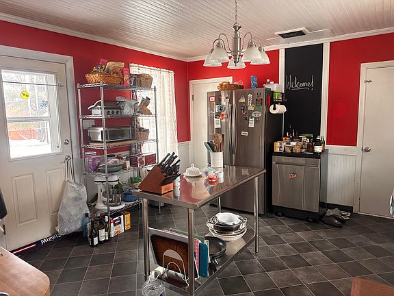 5th image of 21 Thomas Avenue