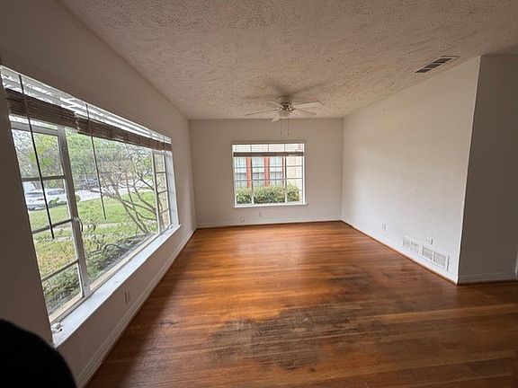 2nd image of 806 Cedar Hill Ave #806