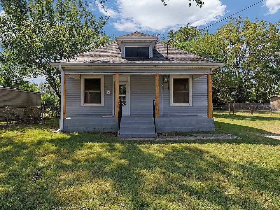 1st image of 1217 N Forest Avenue