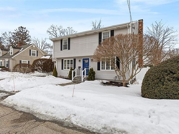 2nd image of 40 Weeden Ave
