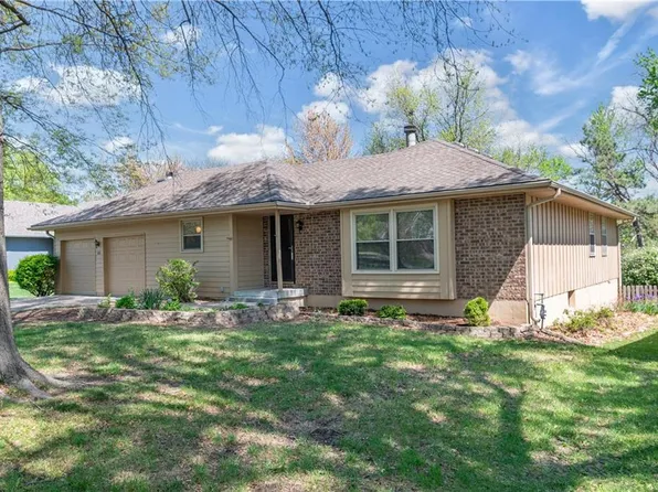 616 NE Thames Dr, Lees Summit, MO 64086