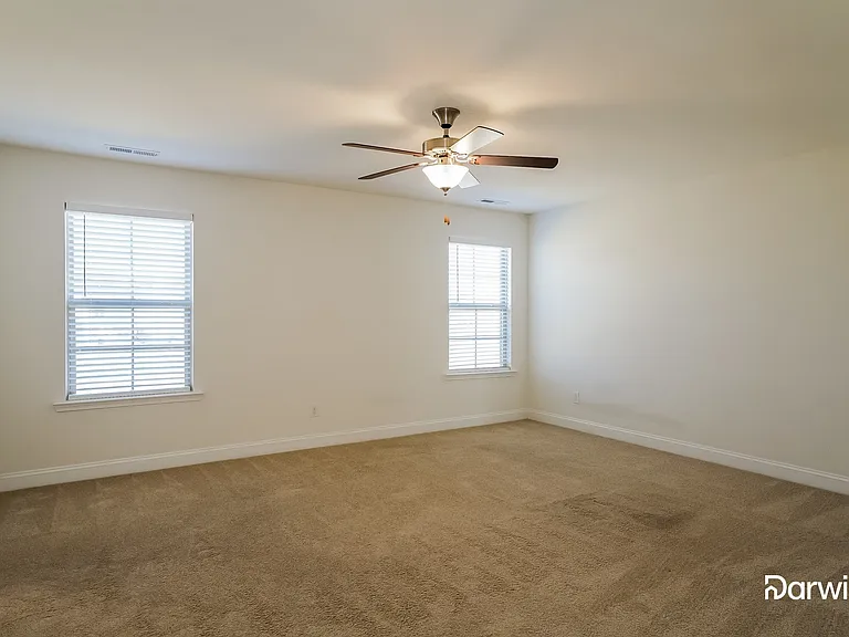 548 Carissa Ln — Photo 10