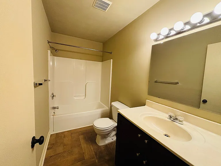 1416 Christine Ct — Photo 15
