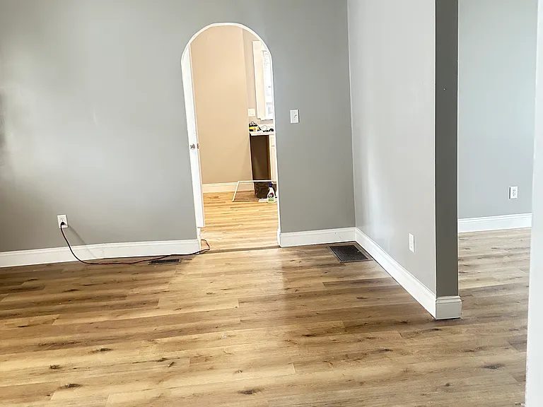 1409 Holly Ave — Photo 7