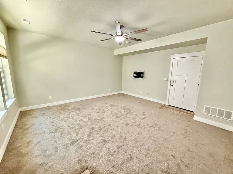 1013 S 2740 E — Photo 14