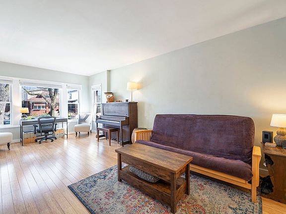 5th image of 4840 N Lowell Ave