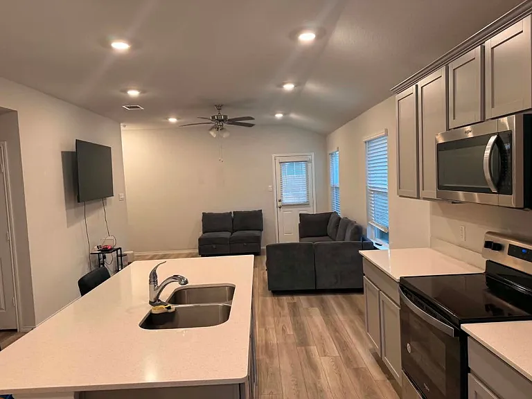10005 Avendesora Rd — Photo 6