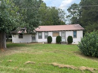 131 Noah Rd, Eagle Springs, NC 27242