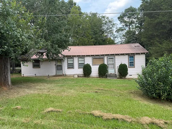 131 Noah Rd, Eagle Springs, NC 27242