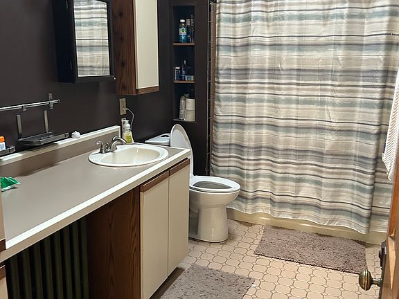 3rd image of 532 Howell Ave #1