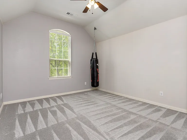 13336 Thornton Dr — Photo 15