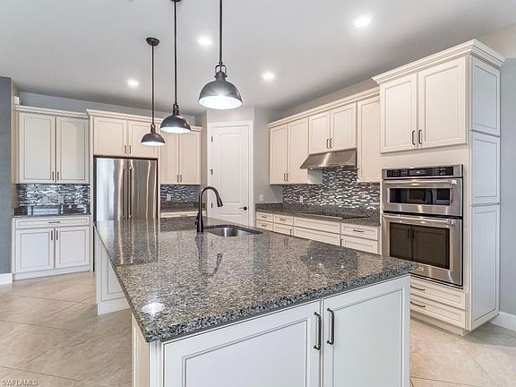 4th image of 17454 Newberry Ln