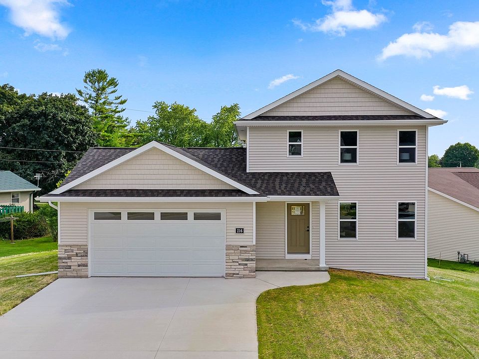1st image of 216 Evergreen Ln