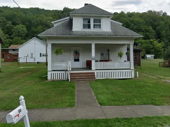 30 Turner St, Austin, PA 16720
