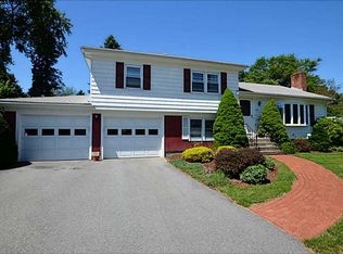 216 New Meadow Rd, Barrington, RI 02806