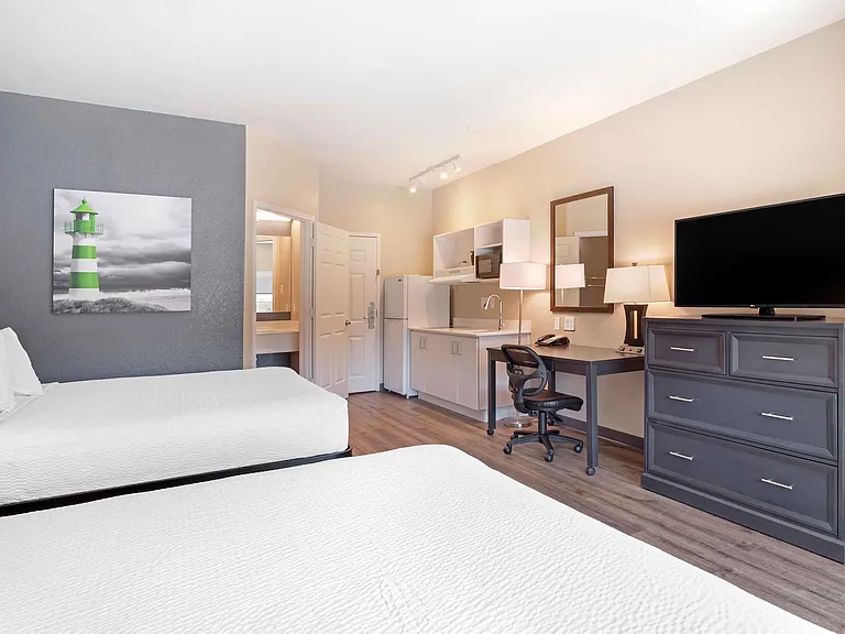 Studio Suite - 2 Queen Beds