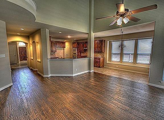 4th image of 10629 Leesa Dr