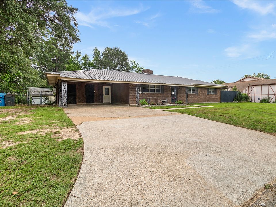 1st image of 101 Emerald Dr