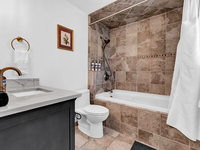 8208 Lamar Dr — Photo 16
