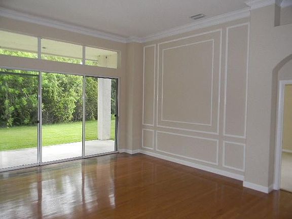 2nd image of 504 SW Sanctuary Dr