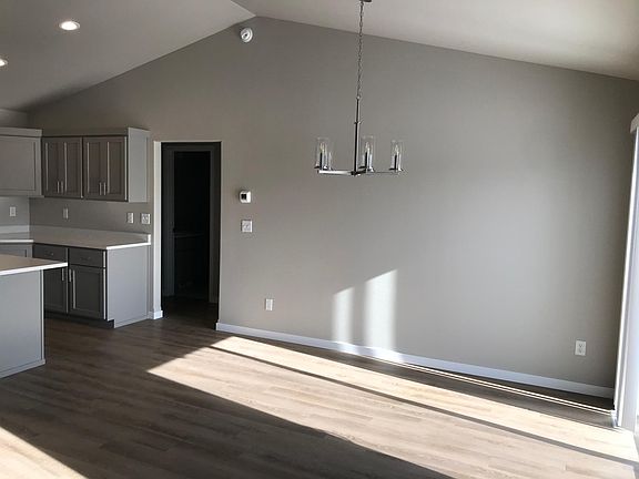 4th image of 303A Torontos Ct