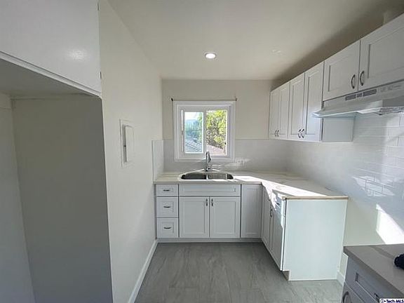 3rd image of 10234 Silverton Ave APT 1