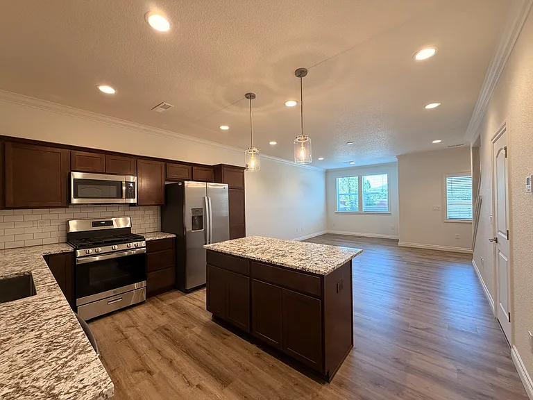 18659 Village Center Dr — Photo 5