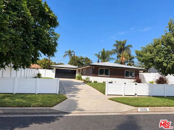 22115 Hackney St, Canoga Park, CA 91304