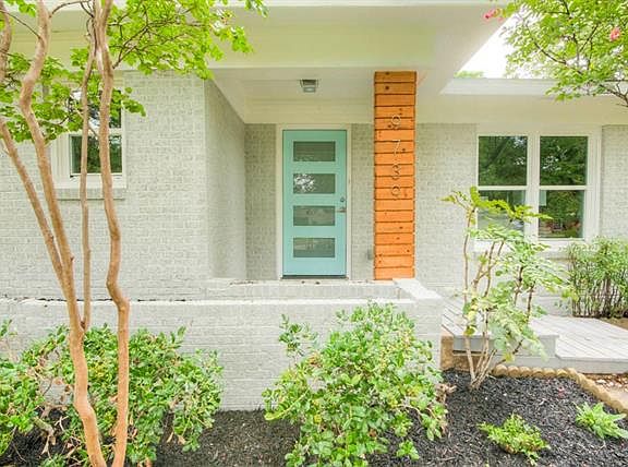 3rd image of 9739 Cloister Dr