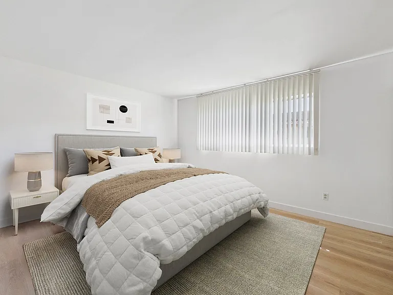 La Cresta Apartments — Photo 15