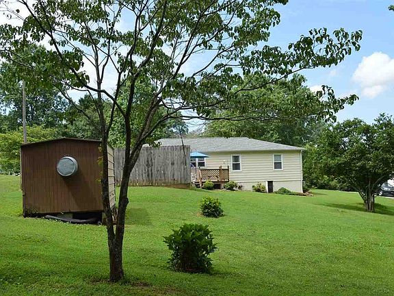 5th image of 223 Johnston Cir NE